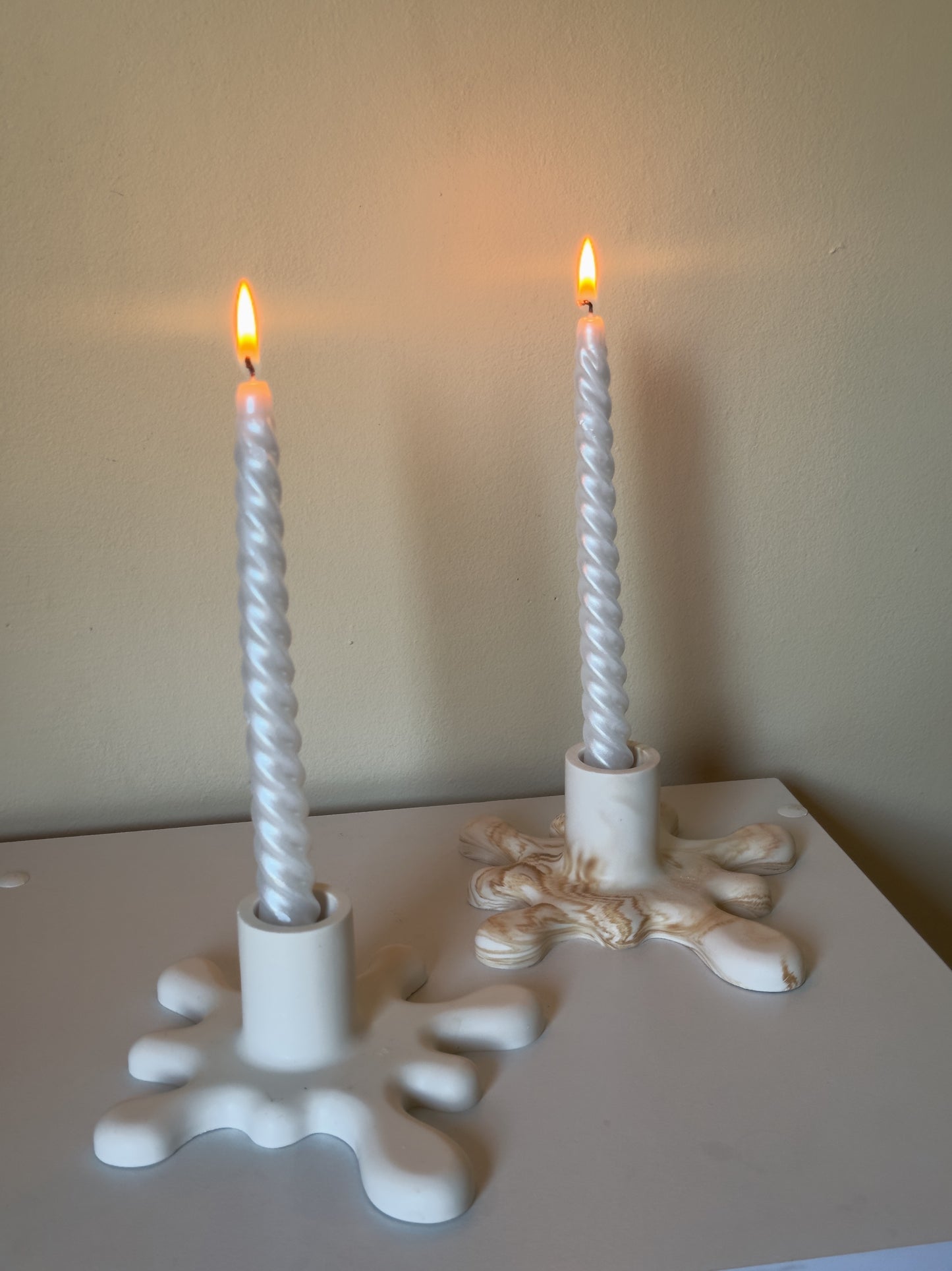 Onda Candle Holder